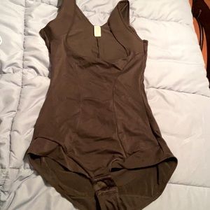 Women’s maiden form contour